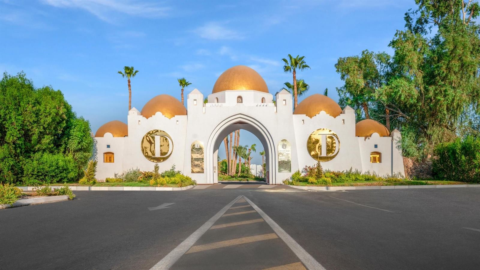 Domina Coral Bay – Prestige Hotel entrance in Coral Bay