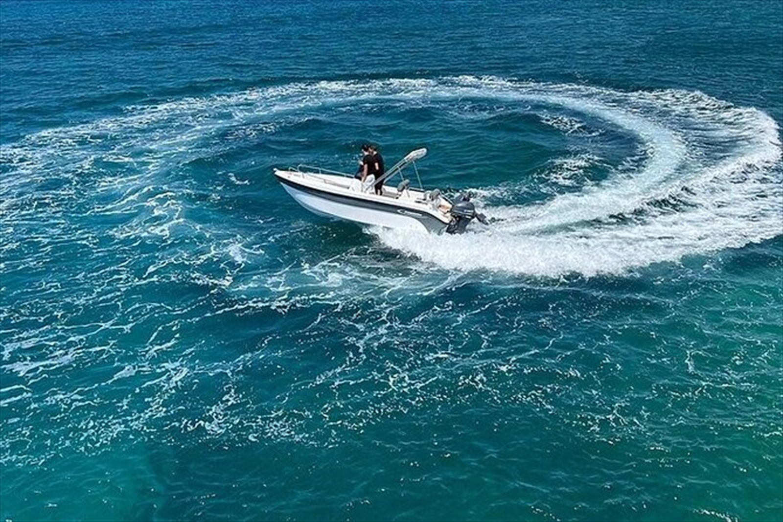 Private speedboat - view 4
